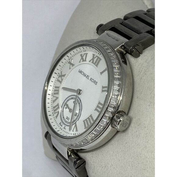 Michael Kors MK5866 Women Silver Stainless Steel Analog Dial Quartz Watch BQ609 - Picture 4 of 12